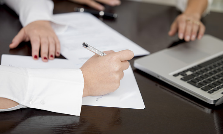 導入事例インタビュー動画制作